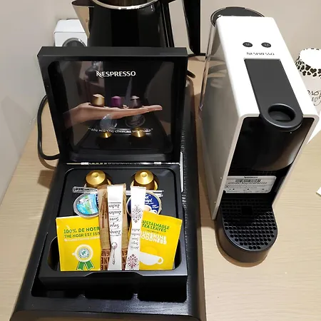 Int13 Via De Filippi Отель