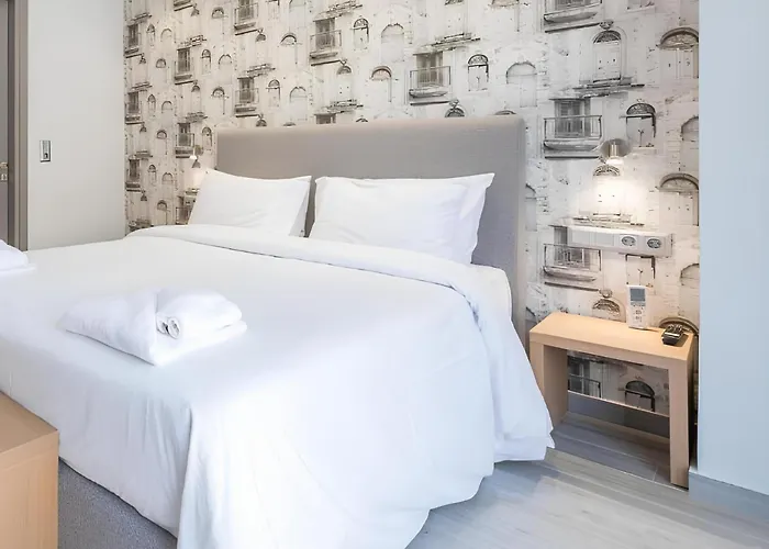 Int13 Via De Filippi * オルビア