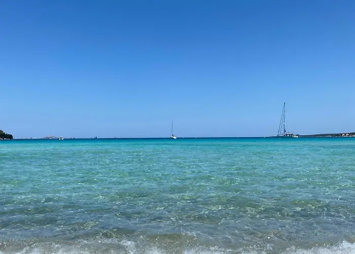 Int13 Via De Filippi ホテル *